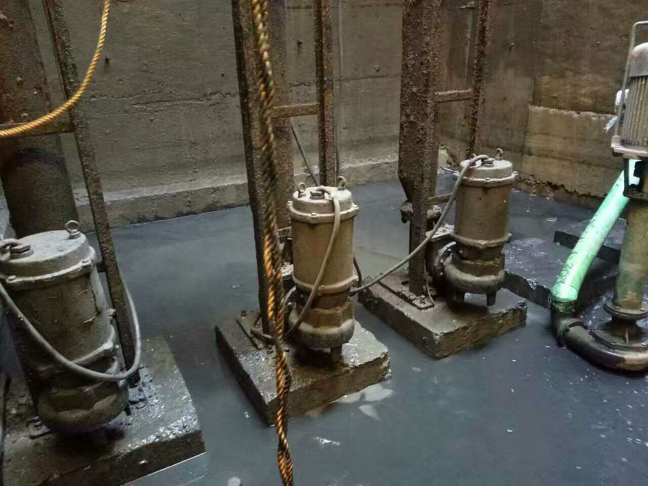 和龙污水池清理